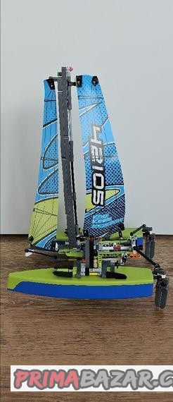 LEGO® Technic Katamarán, kompletni slozena