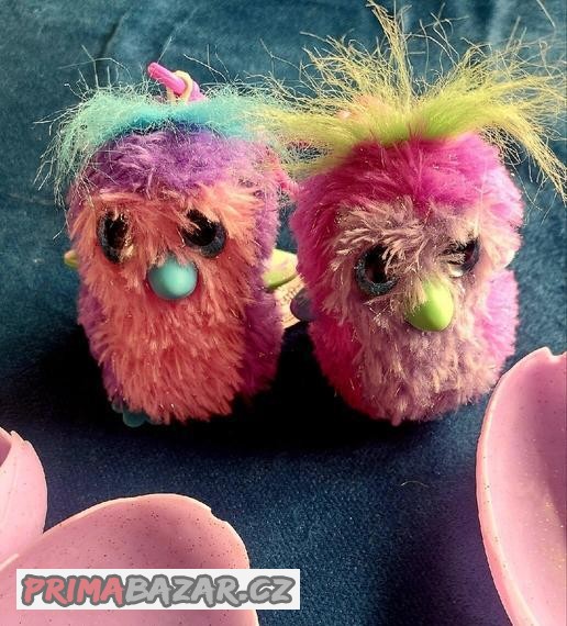 Kuřátko ve vajíčku hatchimals