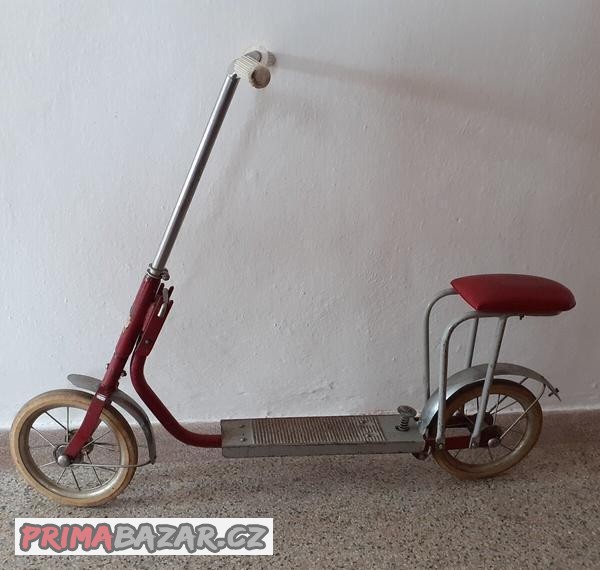 retro dětská koloběžka