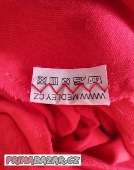 satek-medley-cervena