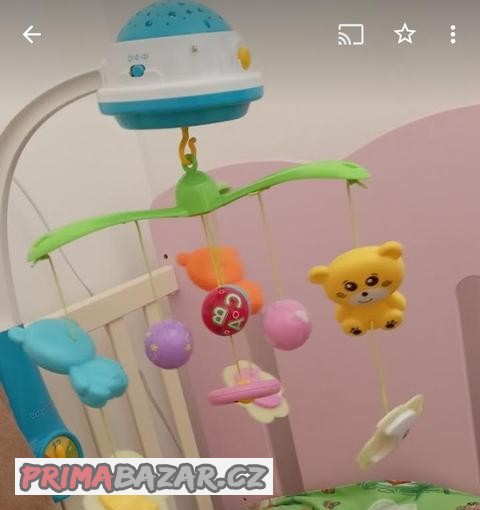 kolotoc-nad-postylku-pro-miminko