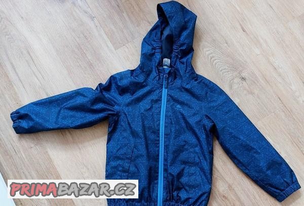 nepromokava-bunda-decathlon-4-5-let