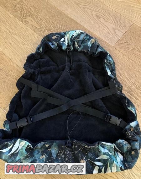 softshelova-kapsa-na-nositko-veka