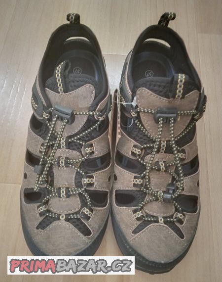 nove-polosandaly-vel-37