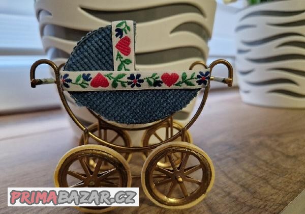 Miniaturní Kočárek
