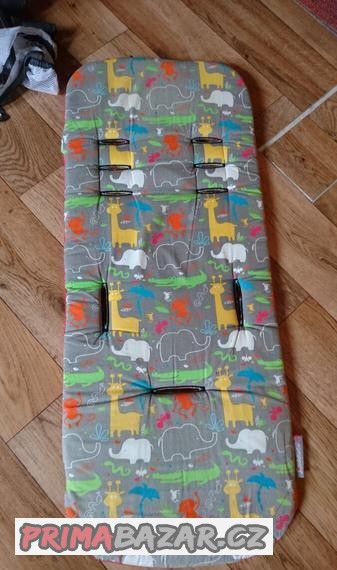 podlozka-do-kocarku-z-pametove-peny