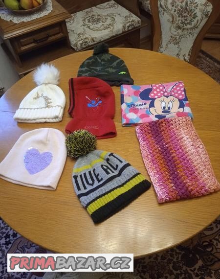 detske-cepice-a-nakrcniky