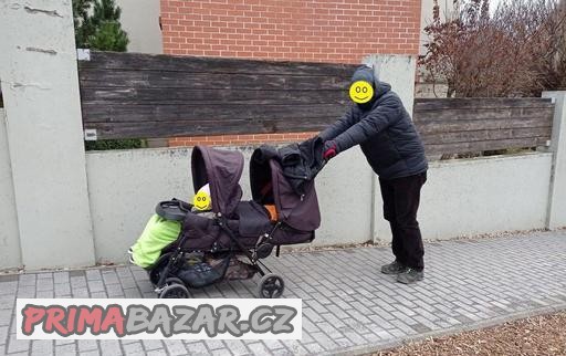 kocarek-pro-dvojcata-nebo-sourozence