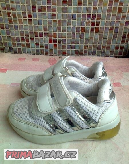 Adidas vel 22