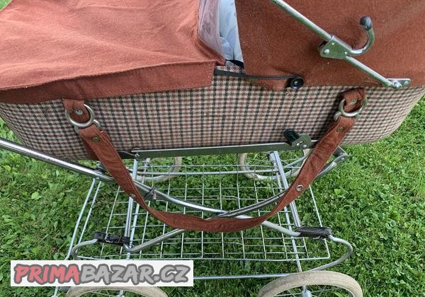 hnedy-kvalitni-kocarek-z-anglie
