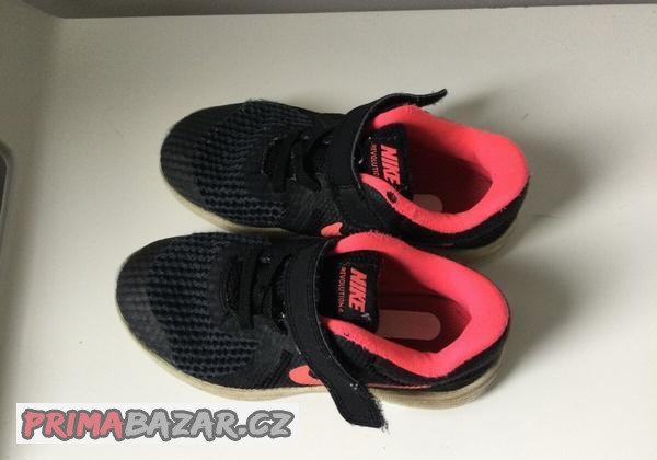 Tenisky Nike vel.27
