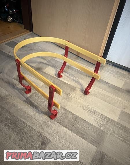 detsky-drzak-na-sanky