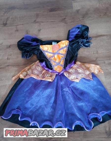 kostymy-na-karneval-velikosti-na-fotkach