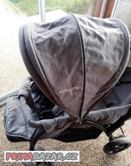 sourozenecky-kocarek