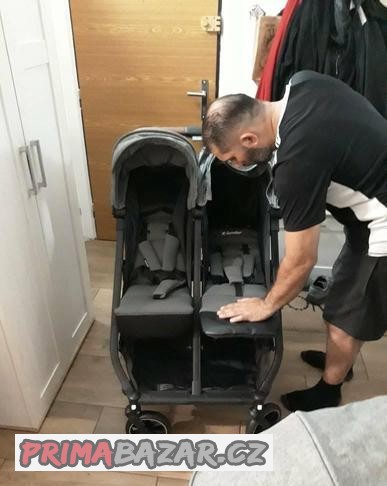 sourozenecky-kocarek