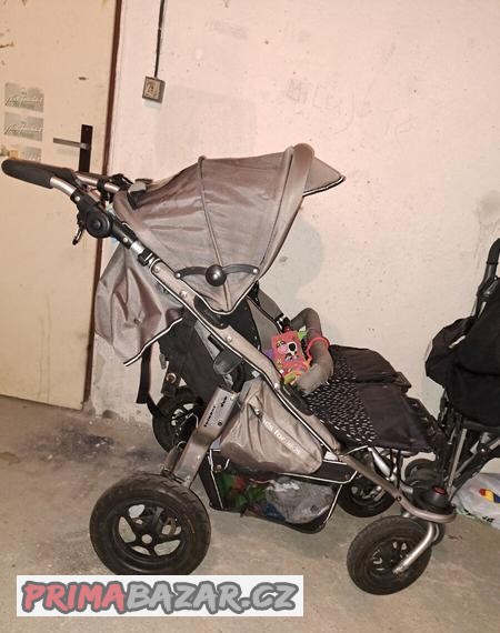 kocarek-pro-dvojcata-tfk-twinner-twist-duo-s-bohatou-vybavou