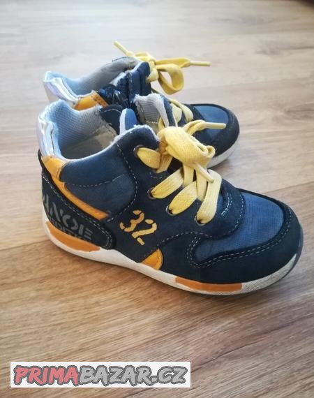 Celoroční Bugga boty vel. 25 na zip