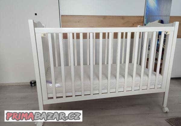 Dětská postýlka s kompletním vybavením pro chlapečka Dětská postýlka s kompletním vybavením pro chlapečka