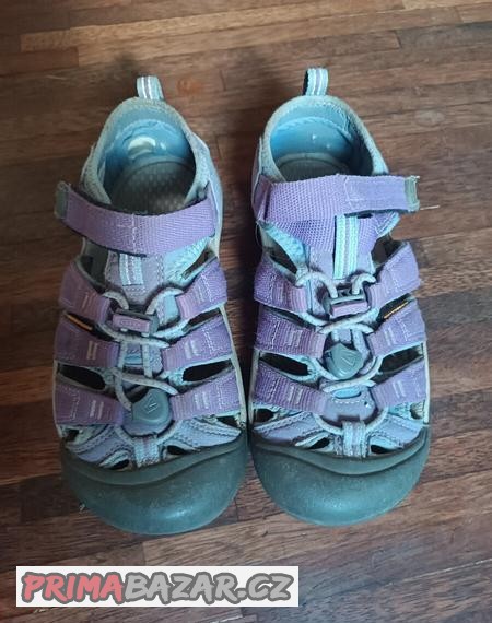 Keen fialkové vel.34