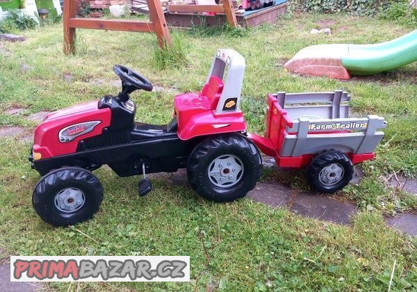 Šlapací traktor červený Šlapací traktor červený