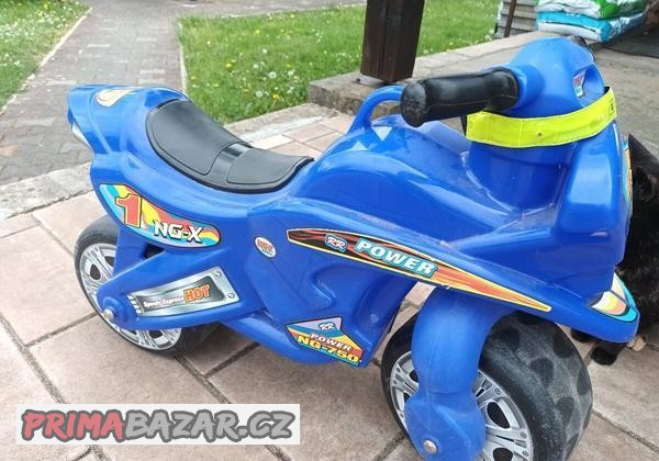 Plastová motorka