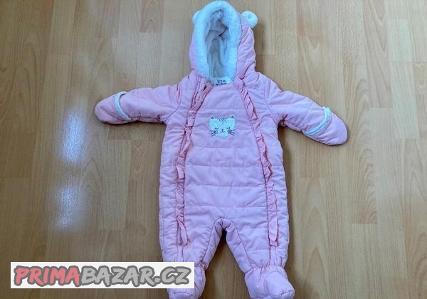 Růžová teploučká holčičí kombinéza vel. 68 + čepička
