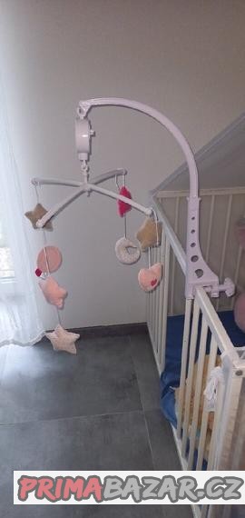 hraci-kolotoc-na-postylku