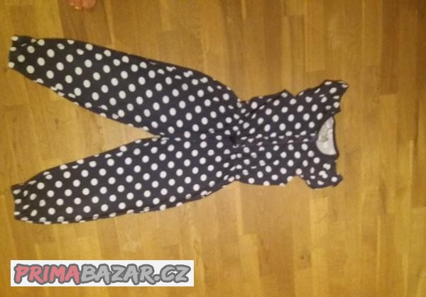 modry-puntikaty-overal-vel-122-perfektni-stav-celkove-del