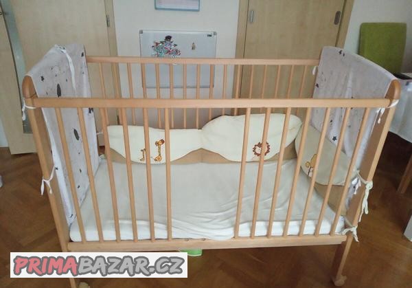 Dětská postýlka pro kojence a batolata