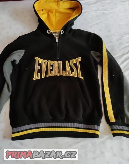Zateplená mikina zn. Everlast na 9-10 let
