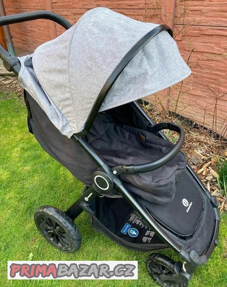 prodam-detsky-sportovni-kocar-petite-mars-street