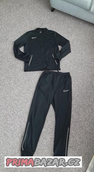 nova-detska-tenka-souprava-nike-vel-158-170