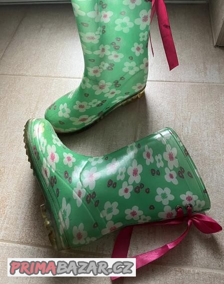 zelené holinky s kytickami vel.31