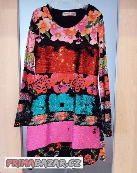 krasne-divci-saty-desigual