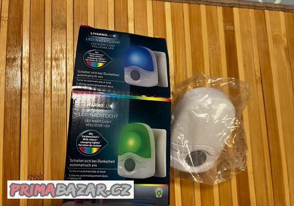 detske-nocni-led-svetlo-do-zasuvky