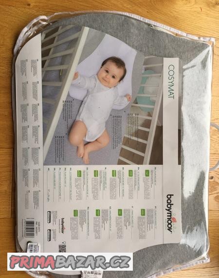 babymoov-cosymat-polohovaci-klin-do-postylky