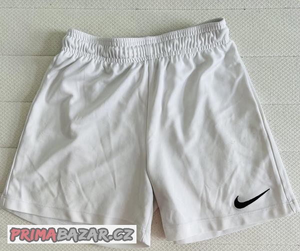 Šortky Nike, vel. S (128-137 cm)
