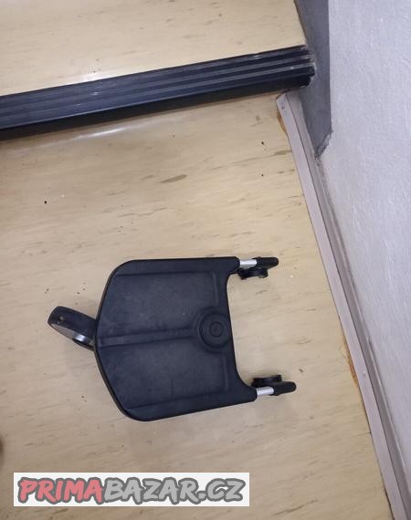 stupatko-ke-kocarku-mutsy