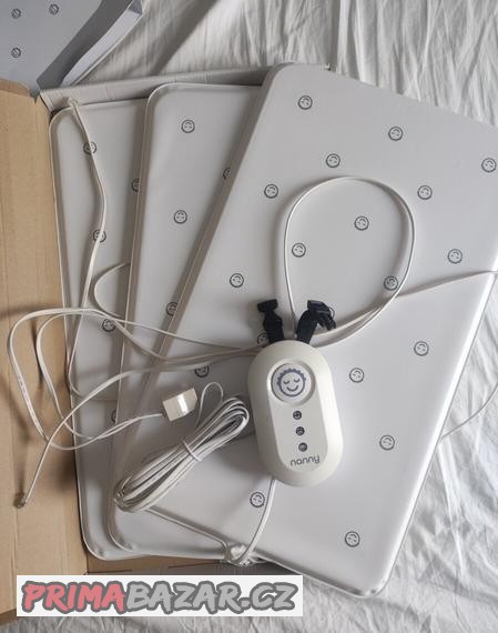 monitor-dechu-nanny-3-desky