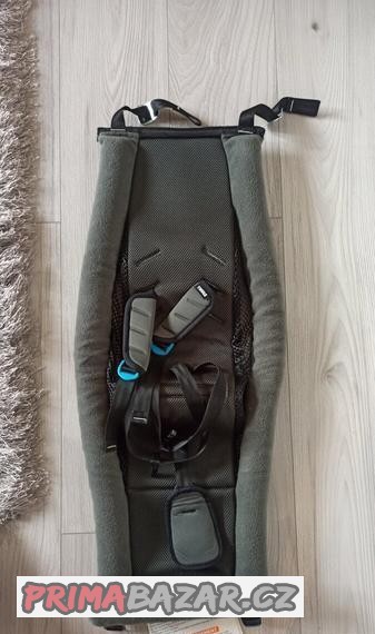 miminkovnik-thule-s-popruhmi