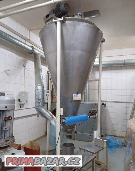 vertikalni-homogenizator-pharming-hv1000