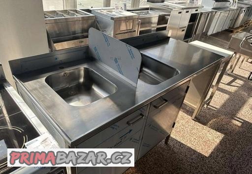 nerezovy-dvoudrez-s-pracovni-plochou-a-skrinkou