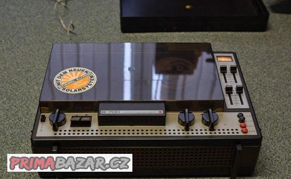 Tesla magnetofon B700
