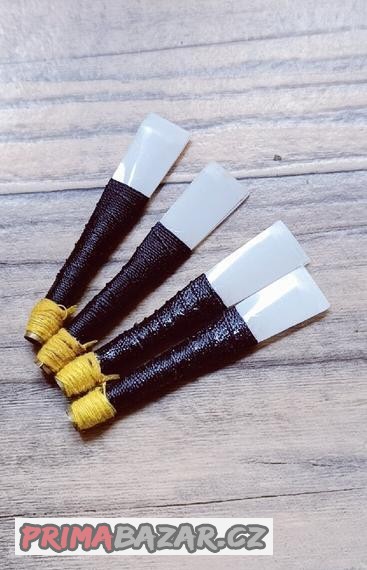 plastic-reed-4ks-strojek