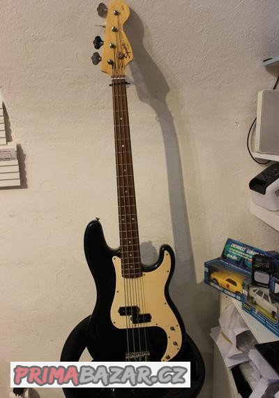 eletrická bass kytara fender squier