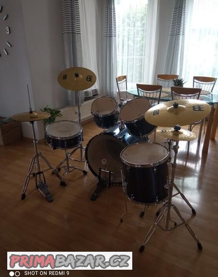 Bicí souprava SONOR + činely MEINL