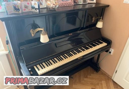 pianino-petrof