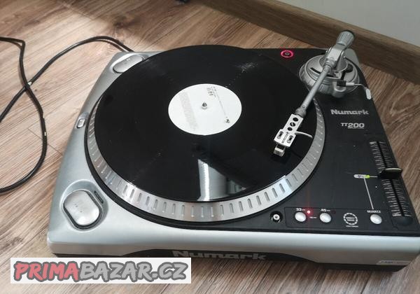 Gramofon Numark T200