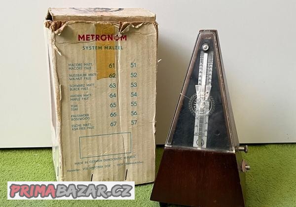 Mechanický metronom vyrobený v NDR