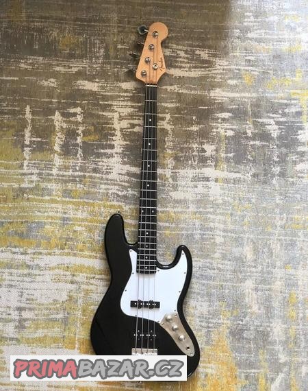 Baskytara Fender Jazz Bass